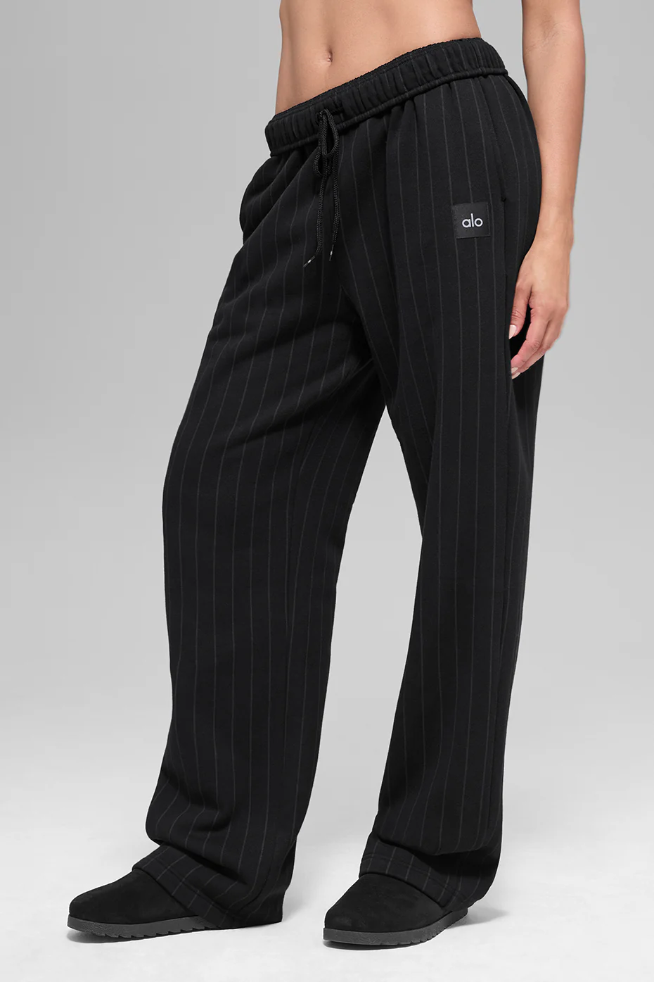 Alo Yoga — Pinstripe Straight Leg Sweatpant - Black Pinstripe