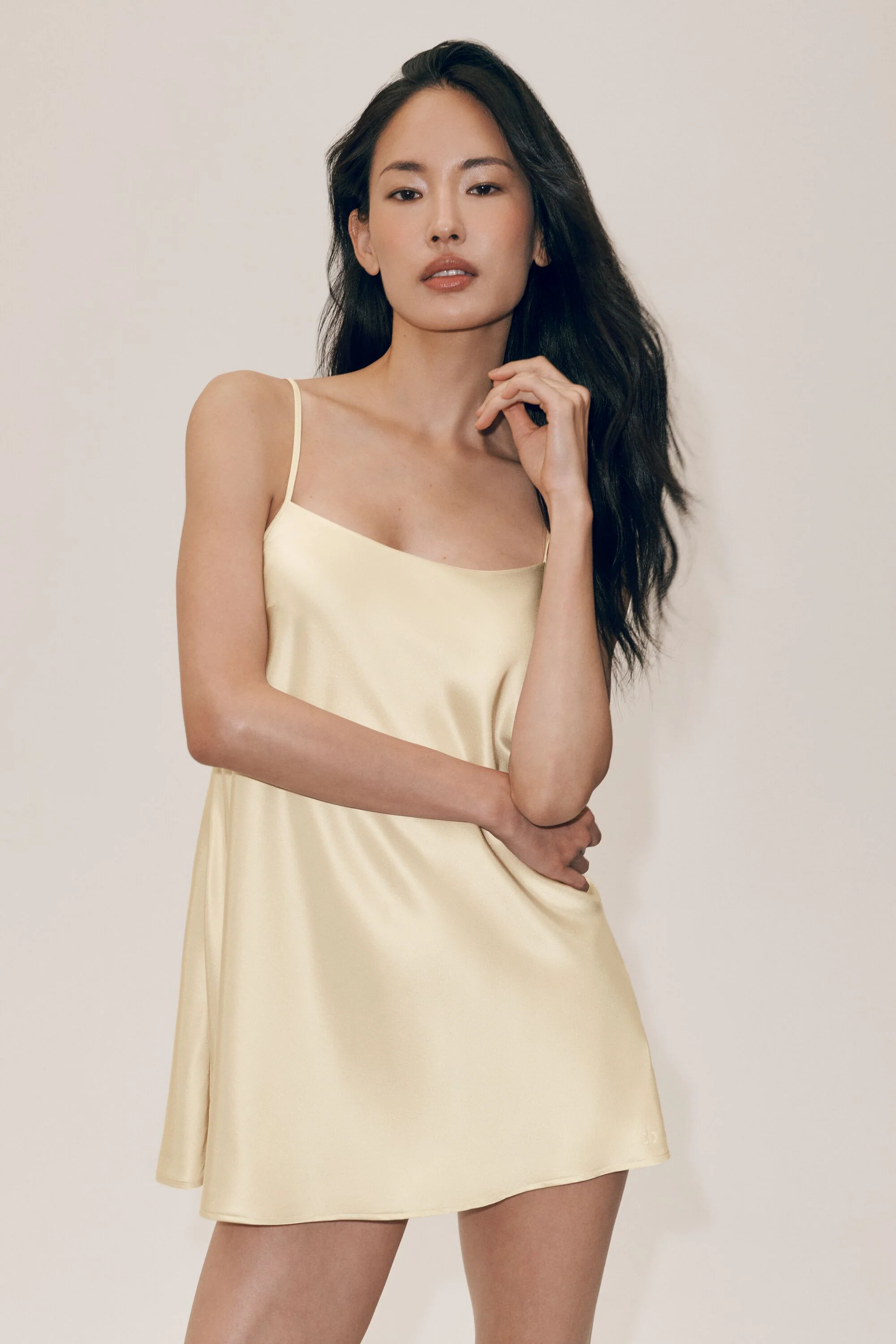 Alo Yoga — Silk Blend Radiance Dress - Sandy Beige