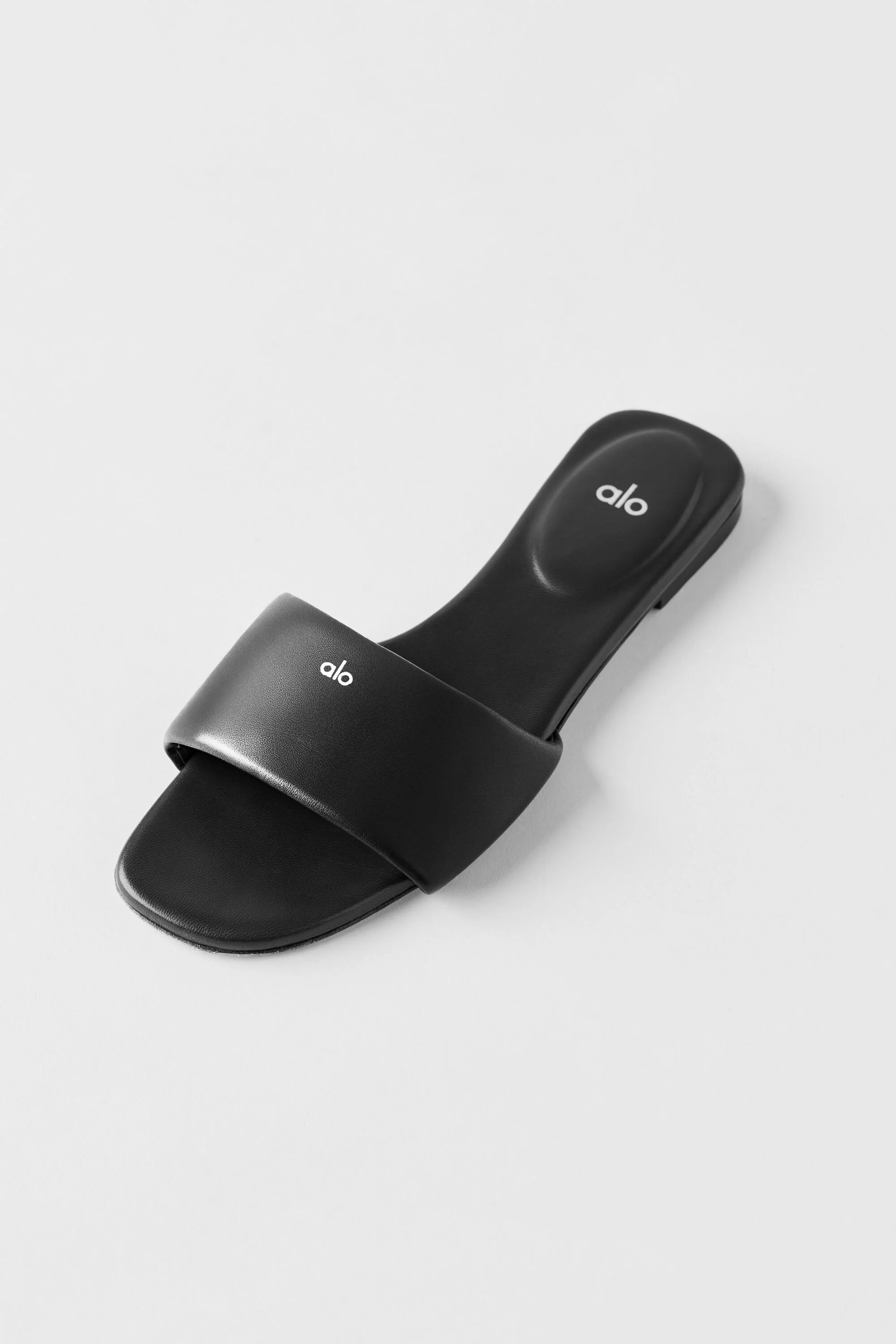 Alo Yoga — ALO Classico Sandal - Black
