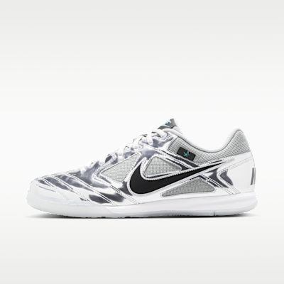 Nike — Gato LV8