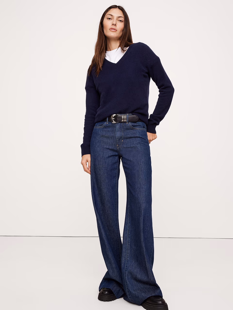 Banana Republic — Lightweight Cashmere V-Neck Sweater