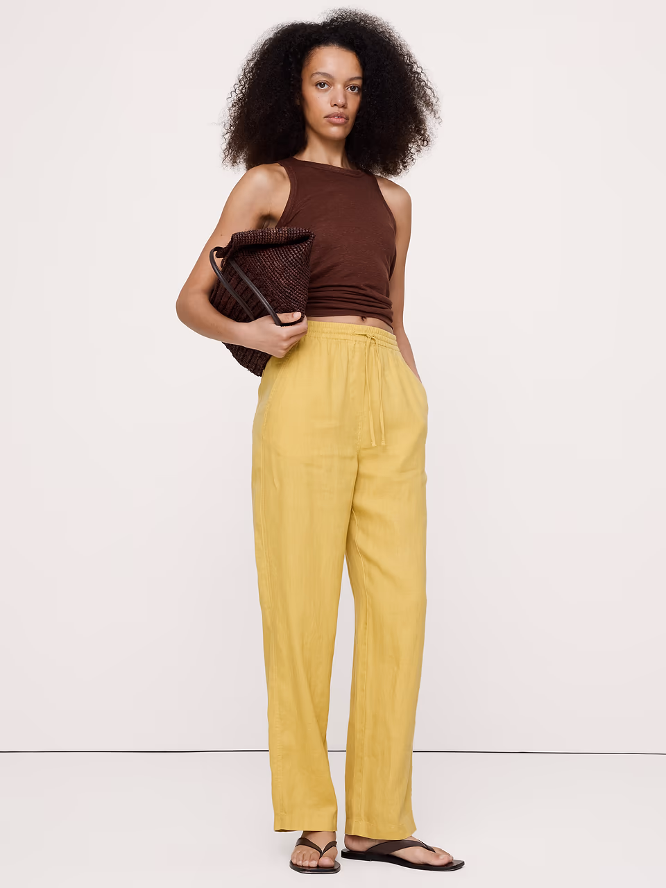 Banana Republic — The Getaway Straight-Leg Pull-On Pant in Linen