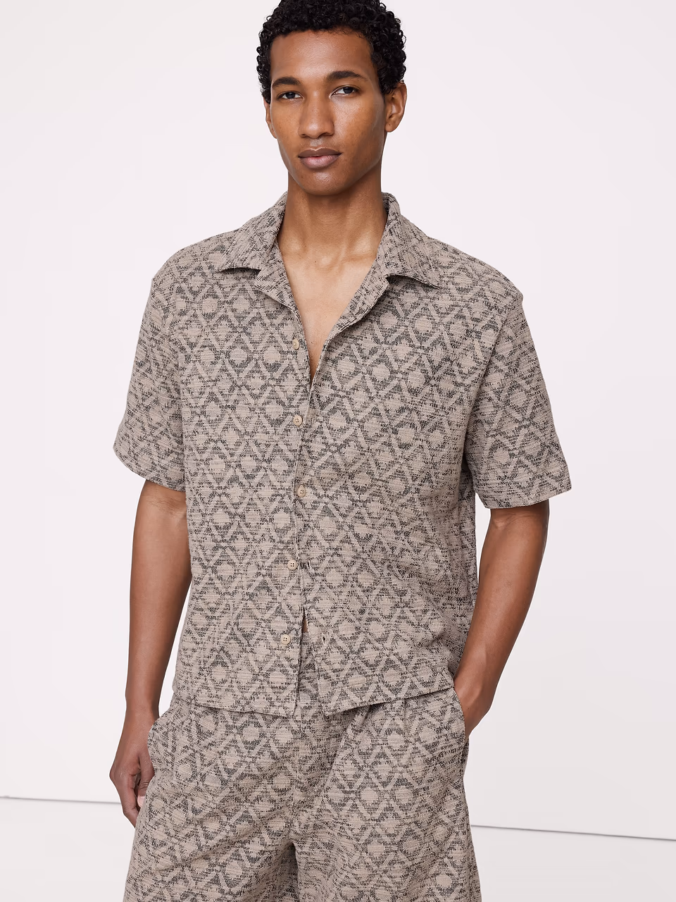 Banana Republic — Jacquard Resort Shirt