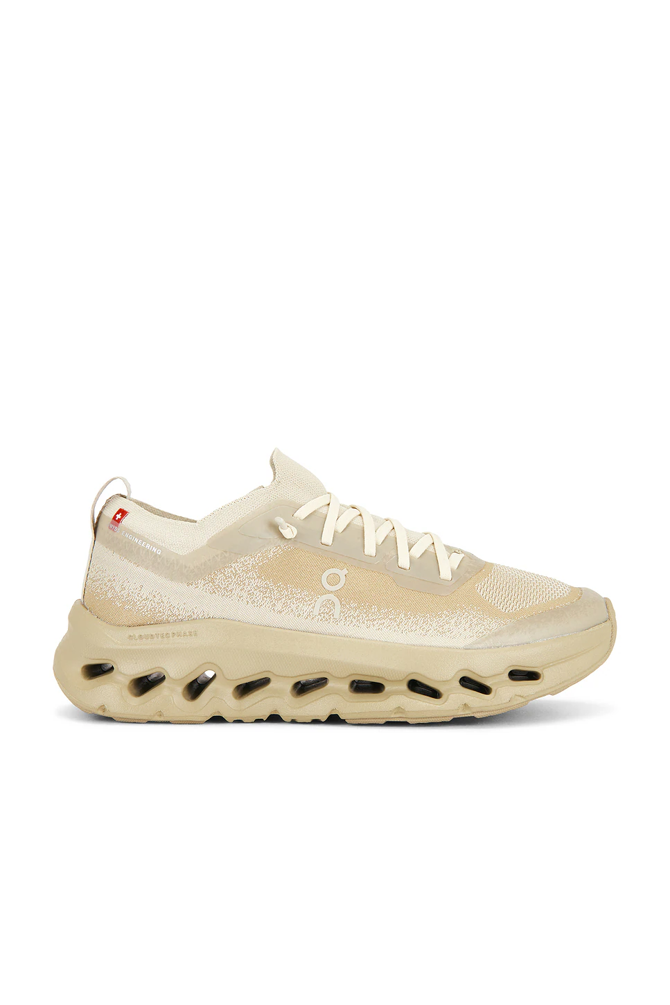 On — Cloudtilt Moon Sneaker