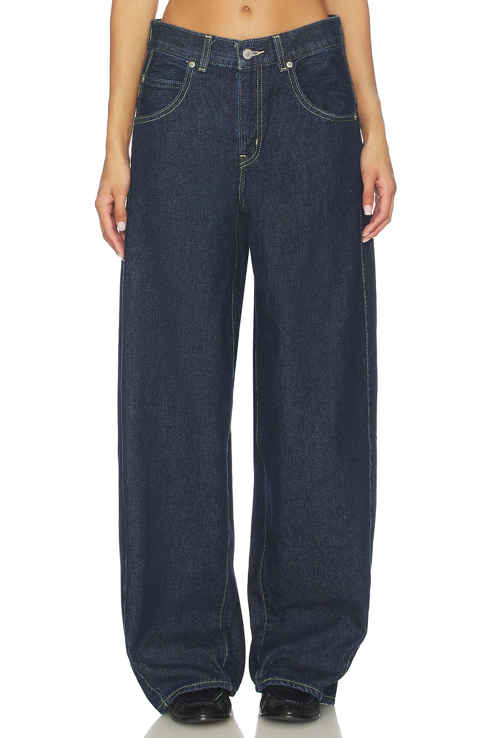 LEVI'S — БОЧКА SUPER BAGGY · Shaded View